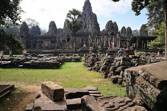 1-Day Amazing Angkor Wat Tour with Sunset & All Interesting Major Temples - Angkor Wat at first: the guide makes the difference