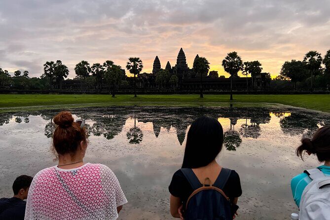 2-Day Angkor Wat and Banteay Srei with Countryside Exploration - Day 2 countryside temple rhythm: Preah Khan, Neak Pean, Ta Som, Eastern Mebon