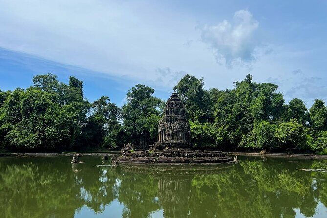2-Day Angkor Wat Tour with Banteay Srei and Floating Village - Kampong Phluk on Tonle Sap: the boat ride and the $15 pass