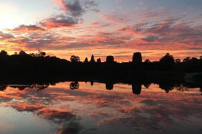 2 Days Discover Angkor Wat Complex and Cambodia's Villages Tours - What the included comfort adds up to on real days