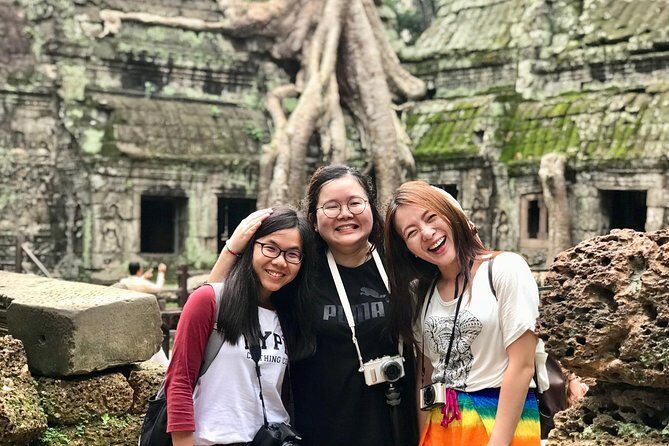 4-Day Excursion of Angkor, Koh Ker, Beng Mealea, Tonle Sap and Waterfalls - Day 2: Angkor Thom, Angkor Wat in daylight, and Phnom Bakheng at sunset