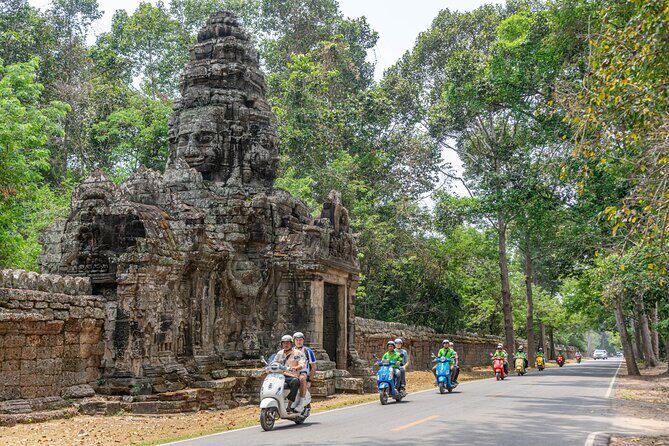 Angkor Adventure Vespa Tour / Tuk Tuk or Car - Stop 1: Starting with Angkor Wat before the crowds build