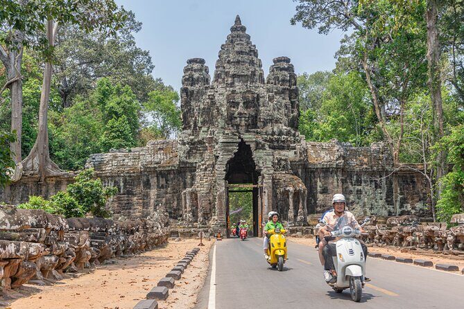 Angkor Adventure Vespa Tour / Tuk Tuk or Car - Stop 4: Srah Srang lunch, local break, and off-the-beaten-path time