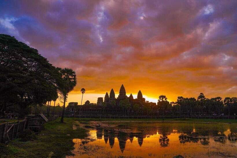 Angkor Wat 1 Day with Sunrise Combined tour with (Tuk Tuk) - The 4:45 AM pickup and what you should do with breakfast boxes
