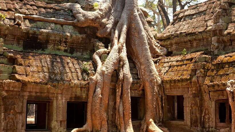 Angkor Wat: 2-Day Sunrise and Floating Village Tour - Day 1: Angkor Wat dawn, then Angkor Thom’s South Gate and Bayon