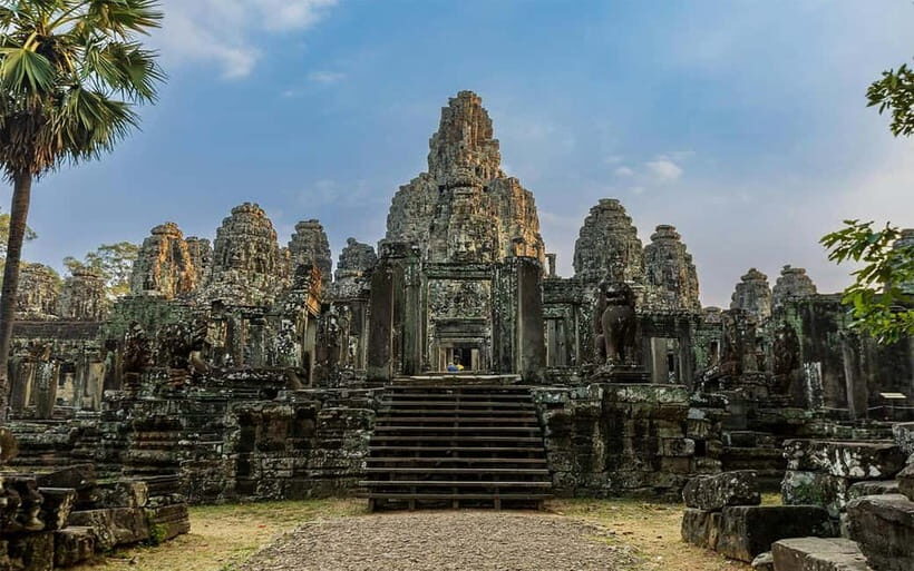 Angkor Wat: Full-Day Guided Sunset Tour - Lunch and coffee break: recharge without losing the rhythm