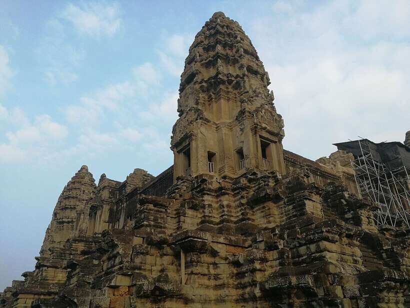 Angkor Wat Full-Day Private Tour with Sunrise - Angkor Wat in the first light: what to notice and where to focus