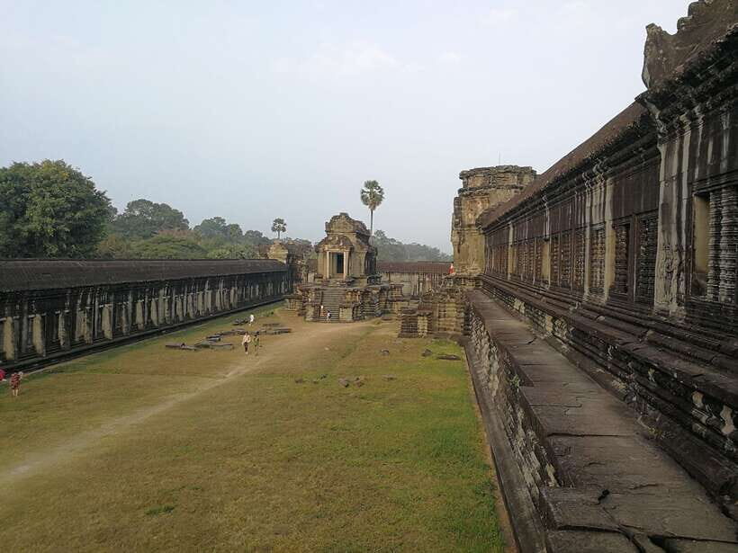 Angkor Wat Full-Day Private Tour with Sunrise - What to wear and how to prepare for the day