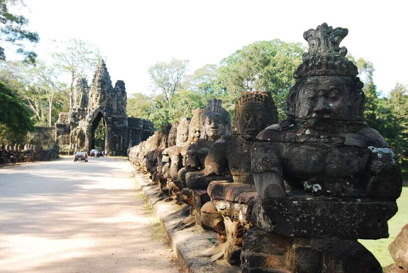 Angkor Wat Full-Day Private Tour with Sunset - Angkor Wat at 1:30 PM: Still Overwhelming, Even Midday