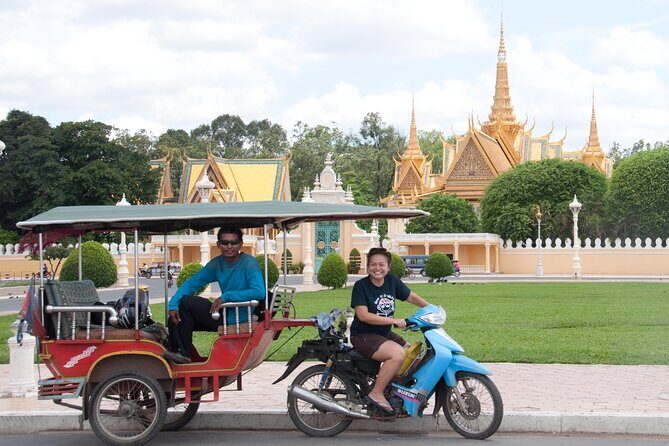 Angkor Wat Private Tour by Tuk-Tuk with English Speaking Driver - Sunrise vs sunset vs a classic day: choosing your best timing