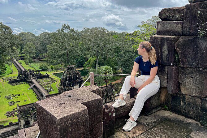 Angkor Wat Small Group Tour and Sunset with Lunch Included - Angkor Thom South Gate: Your First Moment of “Wow”