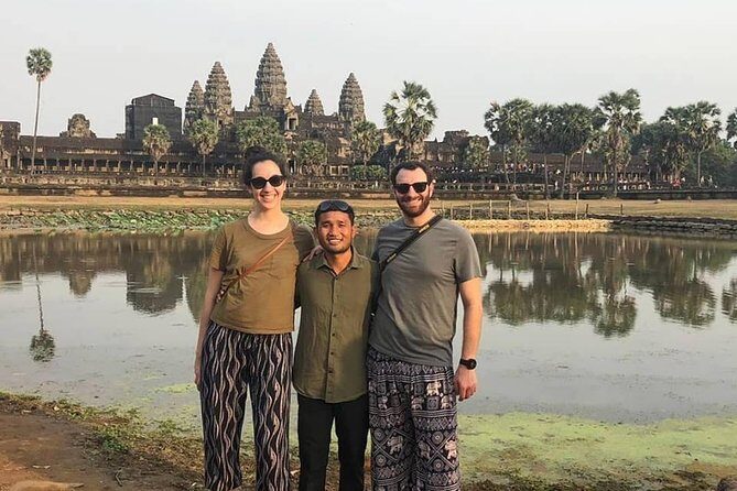 Angkor Wat: Sunrise or Sunset Tours with Tuk Tuk - Sunrise vs sunset: how to choose your light and your energy