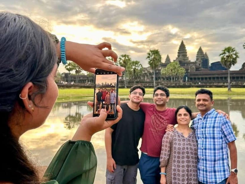 Angkor Wat Sunrise Temple Tour with Bayon and Ta Prohm - Srah Srang and the breakfast break: fuel without losing the vibe