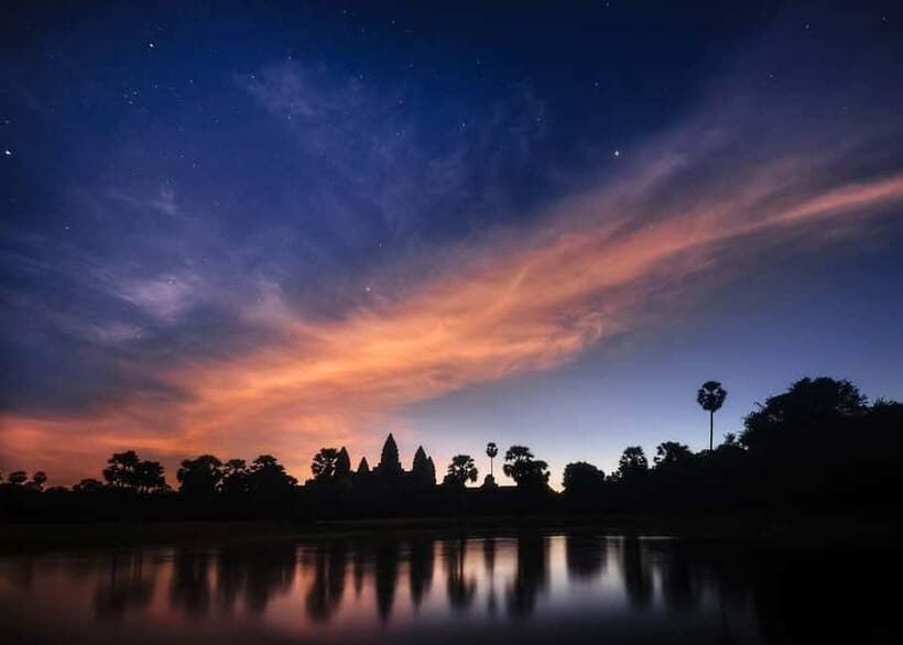 Angkor Wat Sunrise Temple Tour with Bayon and Ta Prohm - Angkor Wat sunrise: what to focus on at the first 3 hours