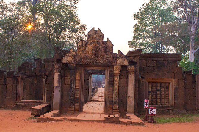 Angkor Wat Sunrise Tour: 2.5 Days with Tonle Sap Lake - Preah Khan and Ta Prohm: Tree Roots That Actually Look Alive