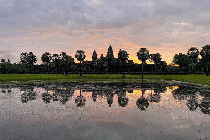 Angkor Wat Sunrise Tour By E-Bike Experience With Breakfast Included - Breakfast at Srah Srang: Fuel That Doesn’t Feel Like an Afterthought