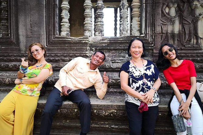 Angkor Wat Sunrise tour with Small - Group and Guide tours - Guide style that can make or break your photos