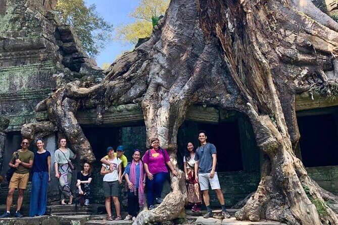 Angkor Wat Sunset Small Group Tour with Lunch Included - Lunch at Srah Srang (Royal Bath): Where the Day Gets Breathing Room