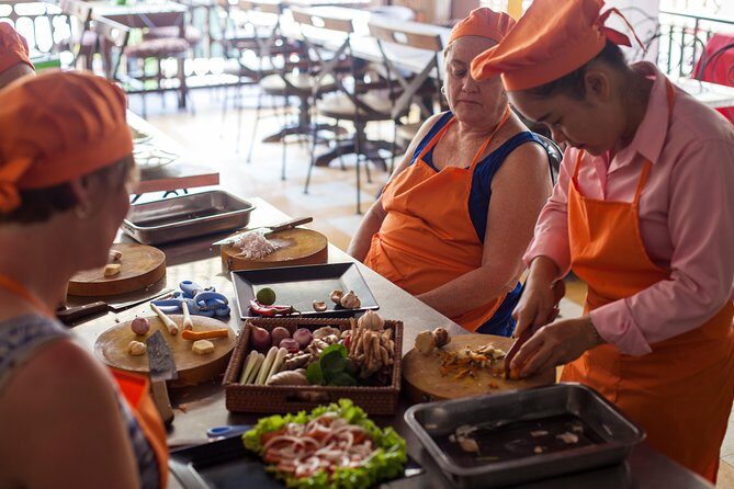 Award-Winning Cooking Class Experience with Professional Teacher - Comfort, Cleanliness, and Heat: What to Plan For