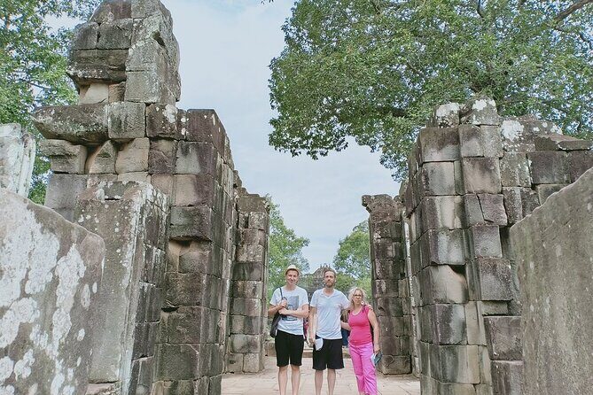 Banteay Srei and Grand Circuit Heritage Tour from Siem Reap - Guides, Drivers, and the Small Stuff That Makes a Big Difference