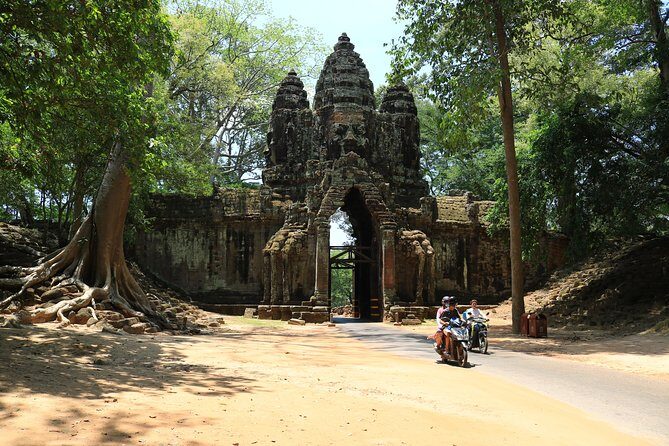Classic Angkor Wat Sunrise or Sunset Private and Small GroupTour - Ta Prohm’s Tree-Wrapped Ruins: The One Stop Everyone Talks About