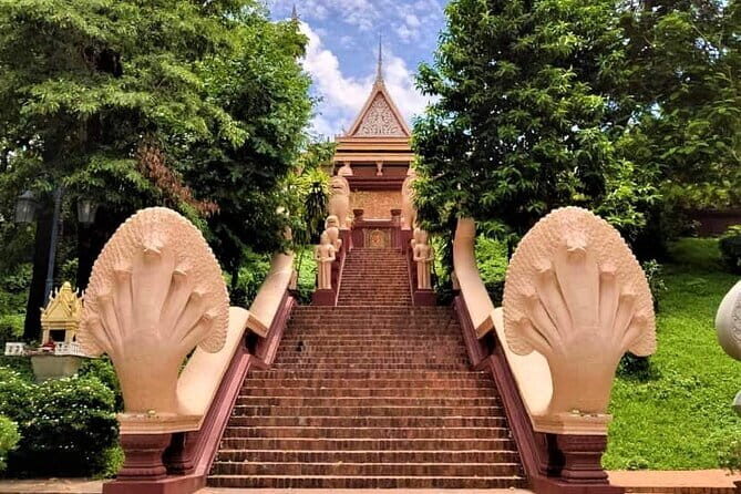 Day Trip from Sihanoukville to Phnom Penh for Cruise Passengers - Royal Palace and Silver Pagoda: where the day shifts tone