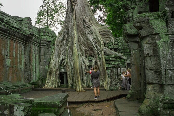 (Free eSim) Classic Angkor Wat Sunrise Full Day Tour - Angkor Wat at sunrise: iconic views with a realistic expectation