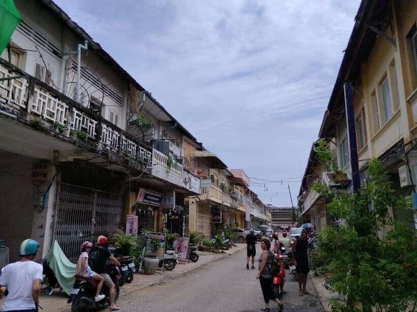 From Siem Reap: Battambang Day Trip Return or to Phnom Penh - Bat Cave at dusk: the moment you’re scheduling the whole day around