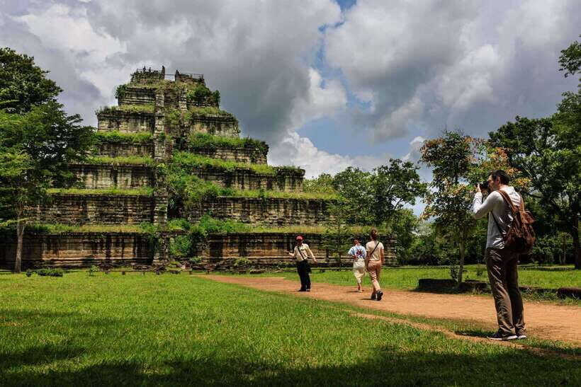 From Siem Reap: Koh Ker and Beng Mealea Temples Tour - Roadside stops for local products and real village glimpses