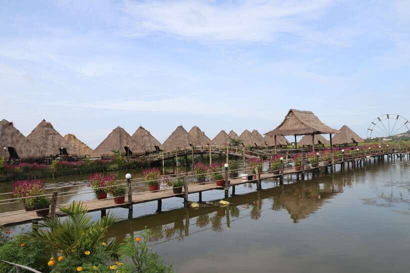 From Siem Reap: Tonle Sap Floating Village Tour - Bird Sanctuary Watching: Painted Stork and Spot-Billed Pelicans