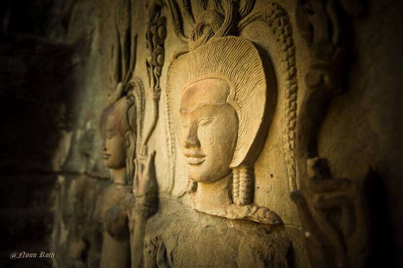 Full-Day Angkor Wat Sunrise and Sunset Private Tour - Angkor Thom on foot: Bayon faces and the terraces