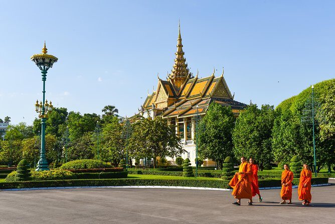 Full-Day Phnom Penh Sightseeing Tour & Killing Field - Timing, heat, and traffic: how to get the most from an 8-hour day