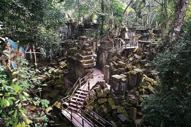 Full-Day Preah Vihear, Koh Ker and Beng Mealea Private Tour - Koh Ker: Prasat Thom and the Pyramid-Temple Feeling