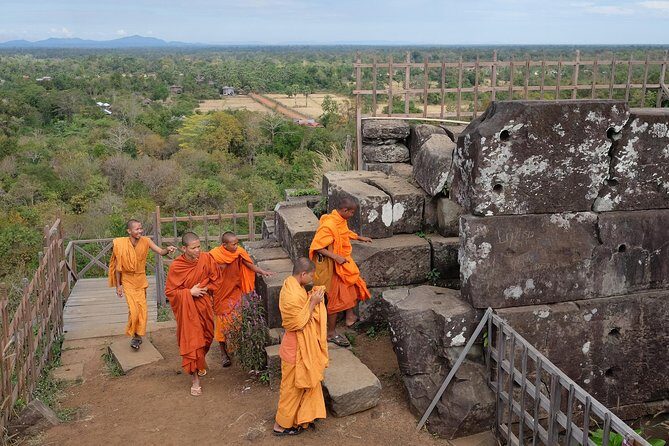 Full-Day Preah Vihear, Koh Ker and Beng Mealea Private Tour - Guides and Driving: Why People Keep Mentioning the Same Strength
