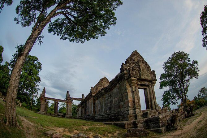 Full-Day Preah Vihear, Koh Ker and Beng Mealea Private Tour - Morning at Preah Vihear: The Mountain Temple That Feels Like Cambodia’s Compass