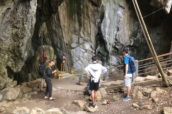 Kampot Countryside Tour - Pepper Farm, Salt Lake, Caves, and more - Stop 1: Kampot Salt Fields (30 Minutes That Actually Teach Something)