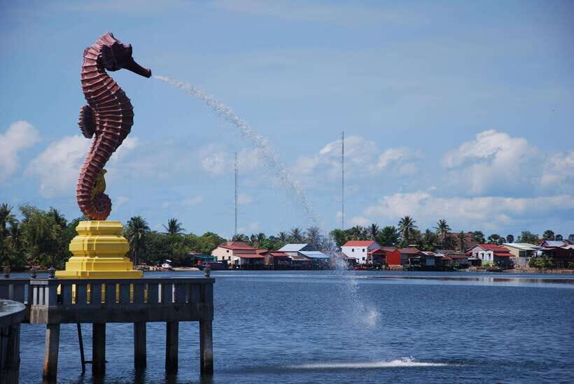 Kampot: Free Sunset Walking Tour - Monkey Republic 5pm: the easiest way to start understanding old Kampot