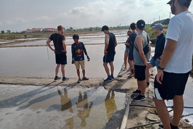 Kampot Tour Pepper Plantation, Salt Field, Cave, Secret Lake - Stop 2: Phnom Chhngok Cave Temple and the reality of bumpy, dusty roads