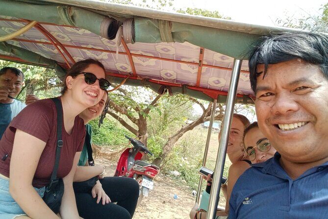 KAMPOT TRAVEL-Pepper farm. Cave.Secret lake-Crab market & Salt... - Kep Crab Market Dinner Setup and Sunset at the Beach
