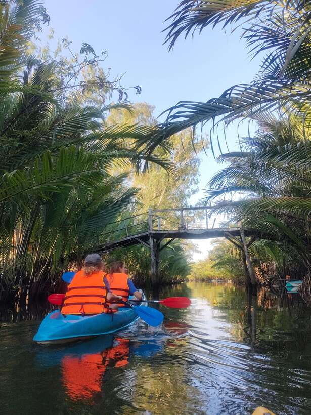 Kayaking tour around green cathedral - Guides and Small Groups: What It Feels Like When There Are Only a Few People