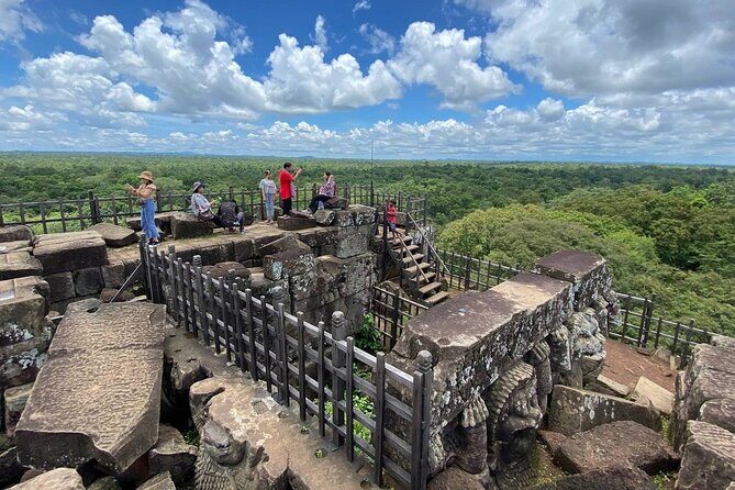 Koh Ker Temple Group & Beng Mealea Full-Day Join-in Tour - Stop 3: Koh Ker Temple (2 hours in a 10th-century forest mood)