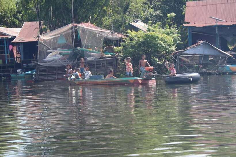 Kompong Phluk Floating Village Tour from Siem Reap - Long-Tail to Stilt Town: The Boat-to-Village Transition