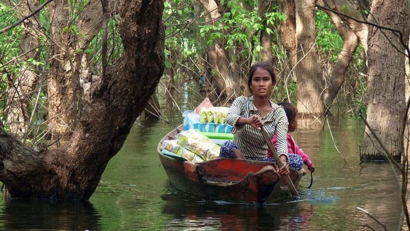 Kompong Phluk Floating Village Tour from Siem Reap - Tonlé Sap Lake Up Close: Protein From Fishing and Wildlife Chances