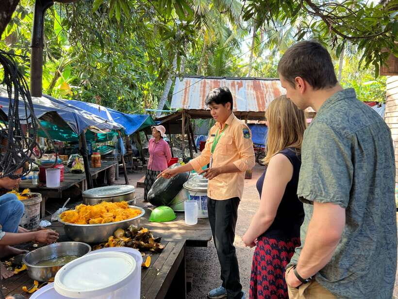 Kulen Mountain: Small-Group Tour and Picnic lunch - Wat Preach Angthom and the reclining Buddha moment