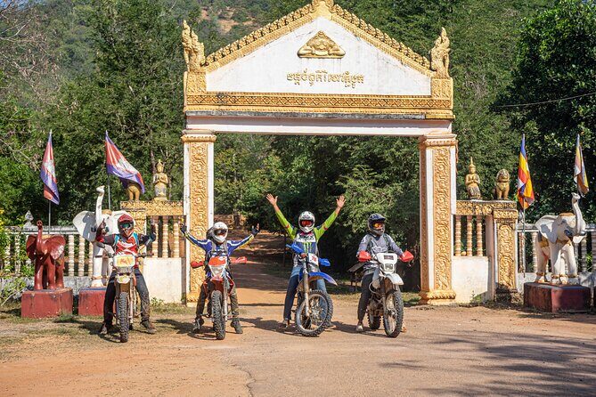 Kulen Mountain Trails Dirt Bike Tour - Stop 5: Phnom Kulen Waterfall lunch and a real cooling swim