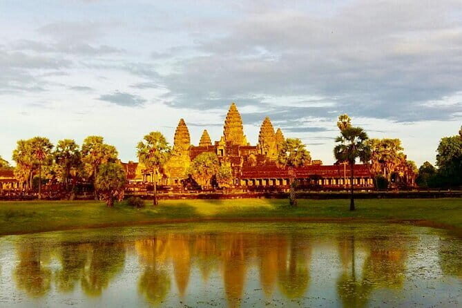 Kulen National Park Ticket -Waterfall & 1000 Lingas - Stop 4: Preah Ang Thom Pagoda, Giant Reclining Buddha, and Ruins