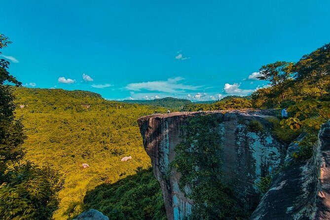 Kulen Waterfall and 1000 Lingas River Private Tour - Phnom Kulen waterfalls and pools: cooling down the right way