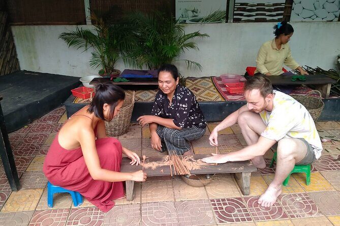 Lotus Silk Farm: Discover Learn and Experiment the Lotus Flower - What You’ll Learn About Local Lives (Without Getting Lectured)