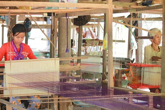 Mekong Silk Island Cruise - Unlimited Beer, Soft Drinks & Fresh Fruit Platter - The one-hour Mekong ride: what you’ll notice beyond the water views