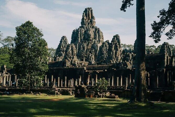 One Full Day Private tour of Angkor Wat, Ta Prohm, Angkor Thom & Banteay Srie - Ta Prohm: when jungle takes the ruins back